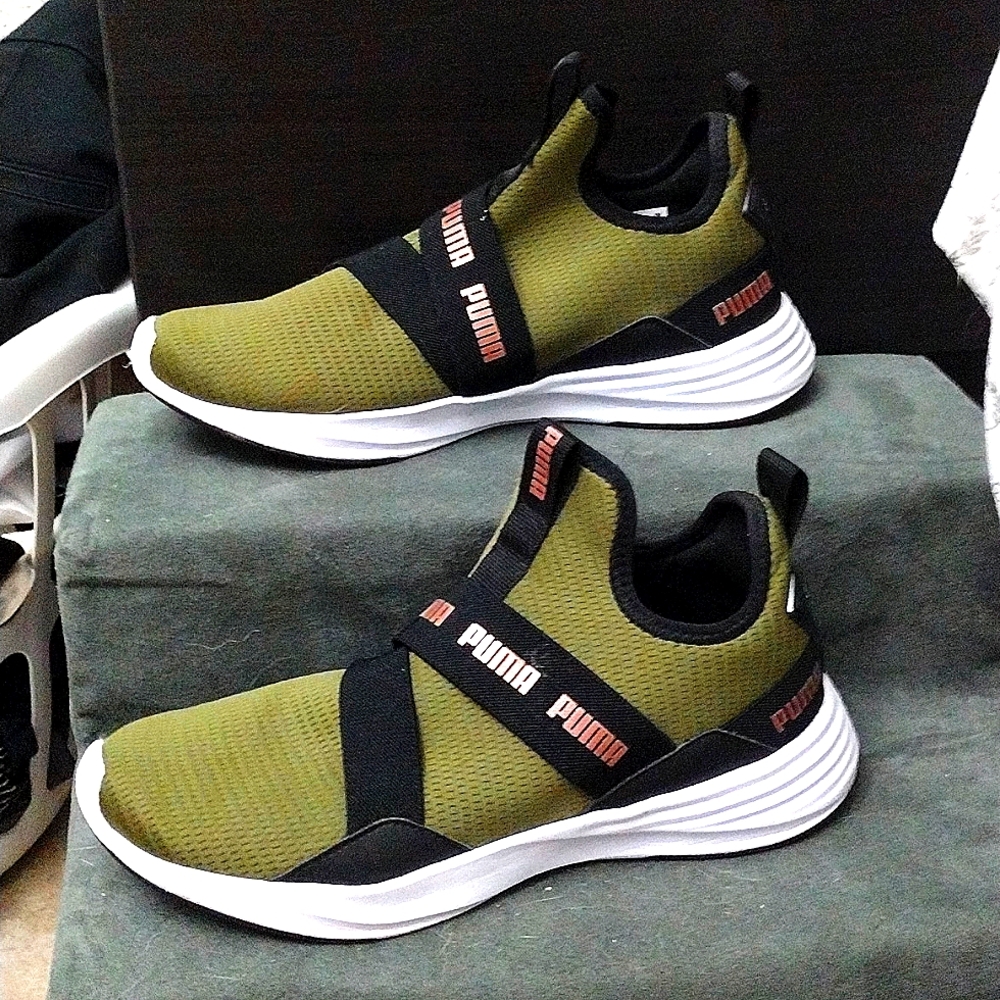 Puma Sneakers